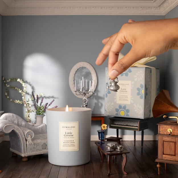 vela aromática little greene de lavanda y flor de luna