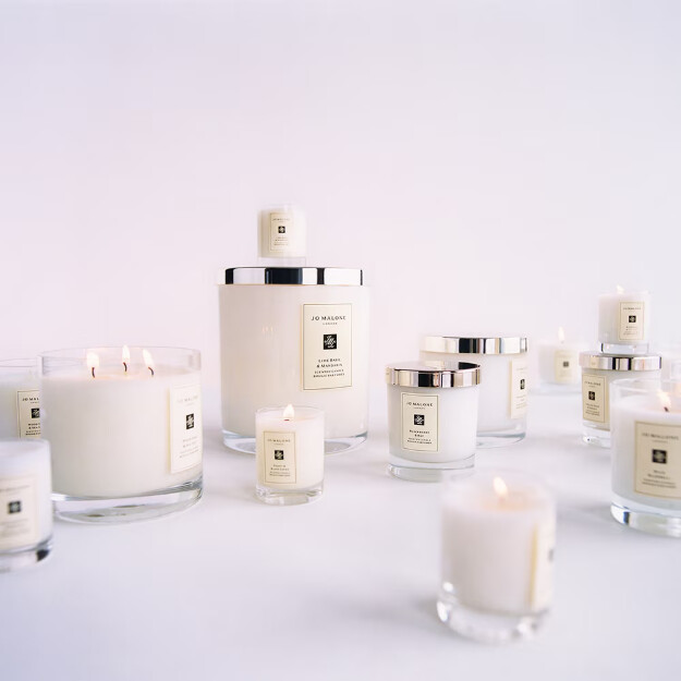 vela aromática de pera inglesa y fresia