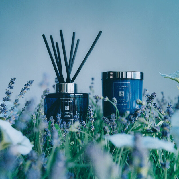 vela aromática de lavanda y flor de luna
